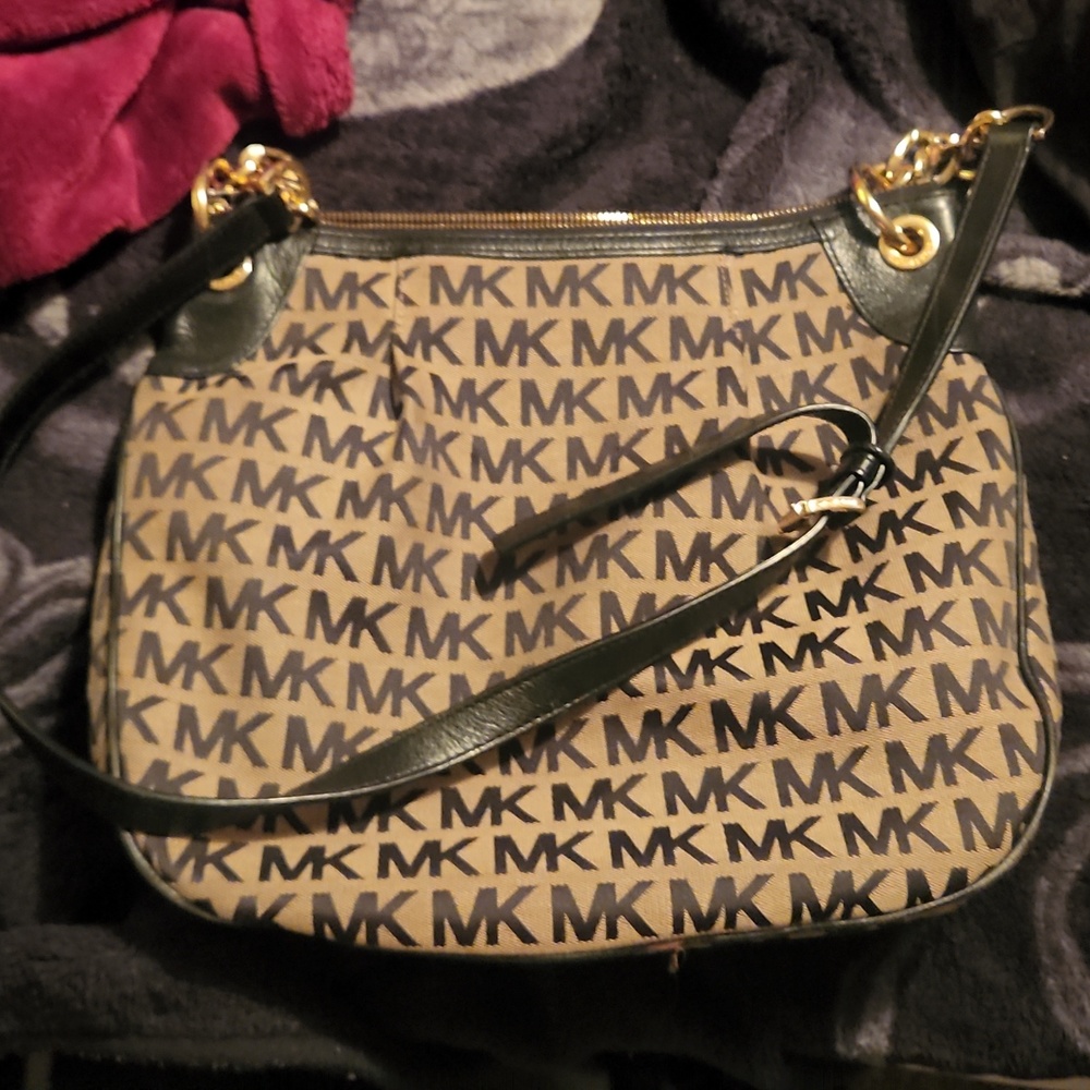 Michael kors purse